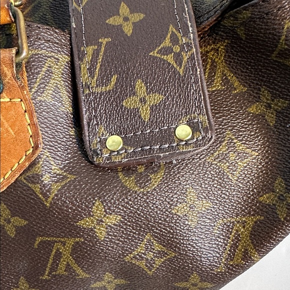 Louis Vuitton Monogram Speedy 45 Travel Bag 
Date Code SD
16” x 11” x 8” - Picture 9 of 15